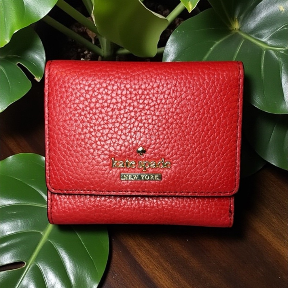 ❤️♠️❤️KATE SPADE❤️♠️❤️Red Small Pebbled Leather Trifold Wallet/EUC